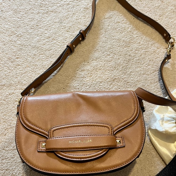 Michael Kors bag with adjustable strap - Picture 2 of 2